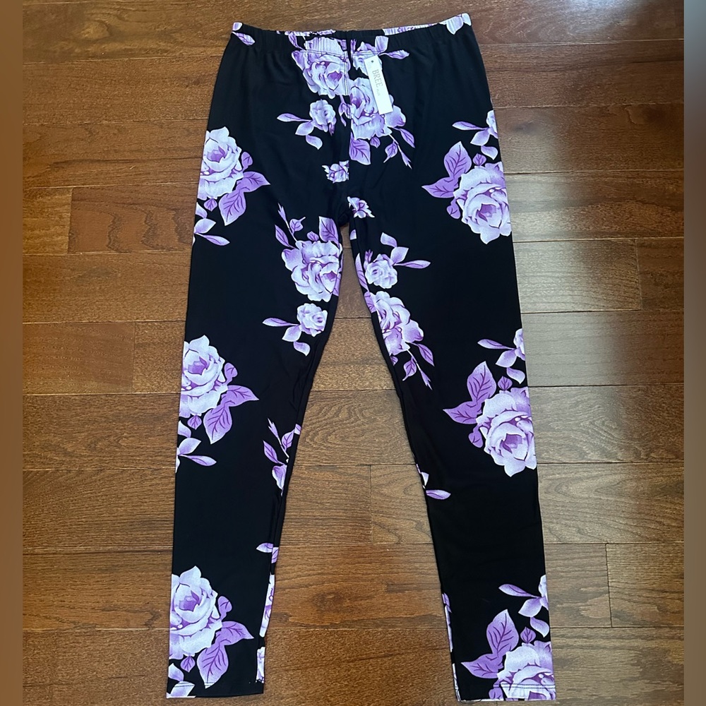 women’s soft Bree plus leggings w/ purple flower pattern